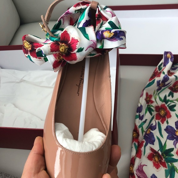 Ferragamo shoes - Picture 3 of 3